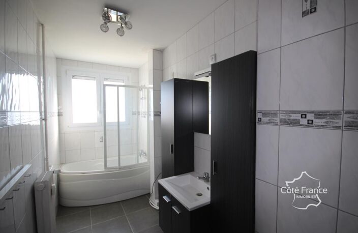 GIVET Appartement T4 (3 chambres) rénové, situé dans une rés — photo 3