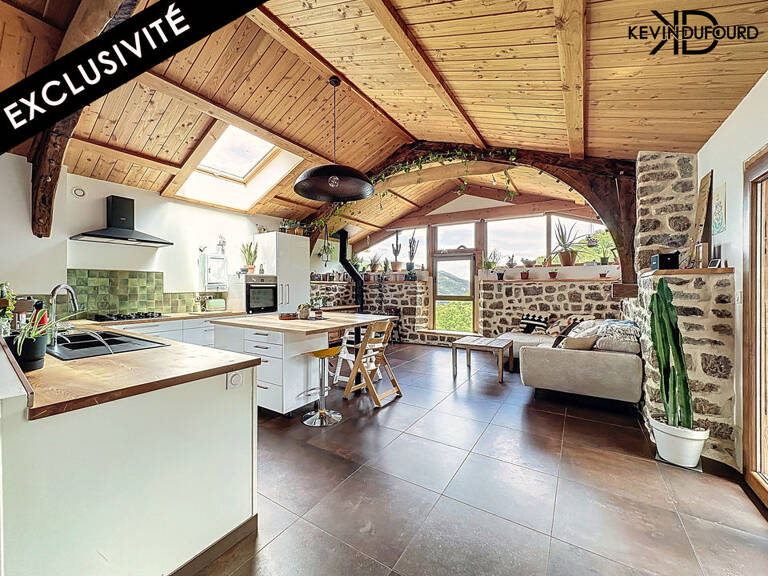 Maison avec gîte de 140m²  sur un terrain de 1,9 Hectares à — photo 1