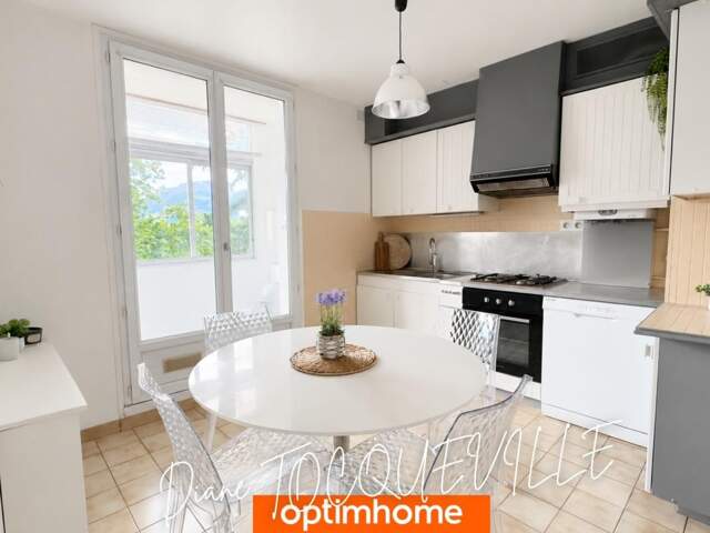 Appartement à vendre 4 pièces SAINT MARTIN D'HERES (38) — photo du bien