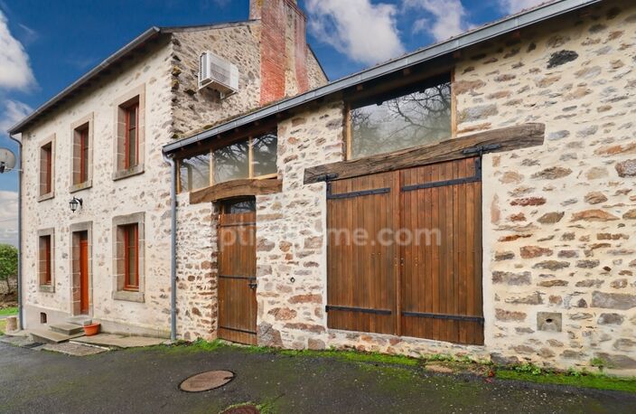 Propriété de Charme - Gîte de 103 m² - Capacité 12 personnes - 4 Chambres - Piscine et dépendances - terrain 11 500 m² environ  ARNAC LA POSTE (87) — photo 2