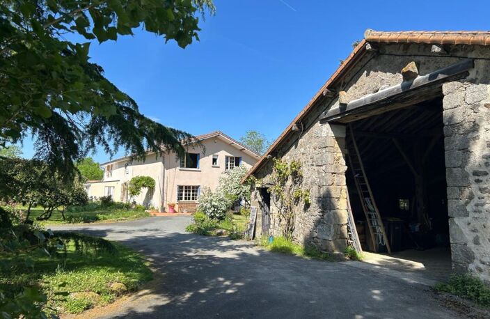 CHARMANT ENSEMBLE IMMOBILIER, 2 LOGEMENTS, 247 m², 7 CHAMBRES et dépendances SUR 4 Ha JOLIMENT ARBORÉS — photo 3
