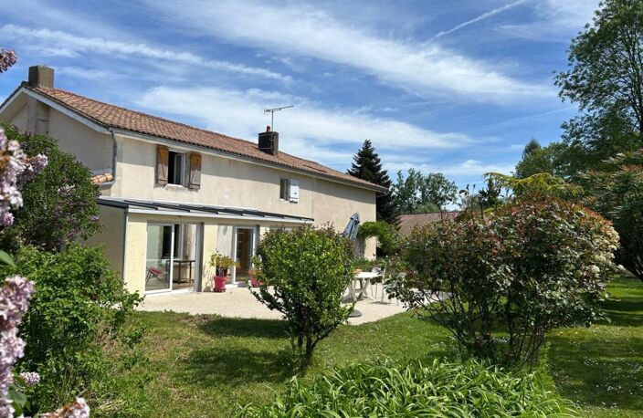 CHARMANT ENSEMBLE IMMOBILIER, 2 LOGEMENTS, 247 m², 7 CHAMBRES et dépendances SUR 4 Ha JOLIMENT ARBORÉS — photo 4