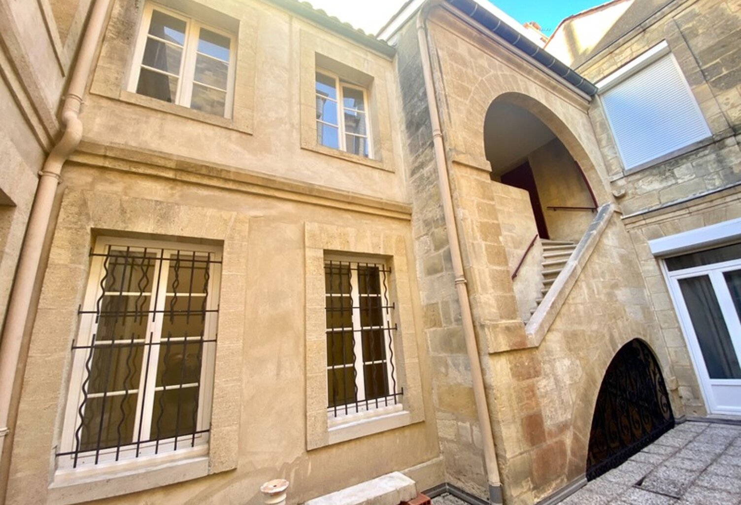 APPARTEMENT T3 (DPE B/A) AVEC TERRASSE - BORDEAUX QUARTIER ST PIERRE/CAMILLE JULLIAN - IMMEUBLE EN PIERRE RÉNOVÉ — photo 1
