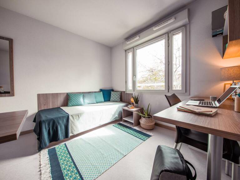A LOUER - STUDIO MEUBLE ET EQUIPE - LYON PARILLY — photo 1