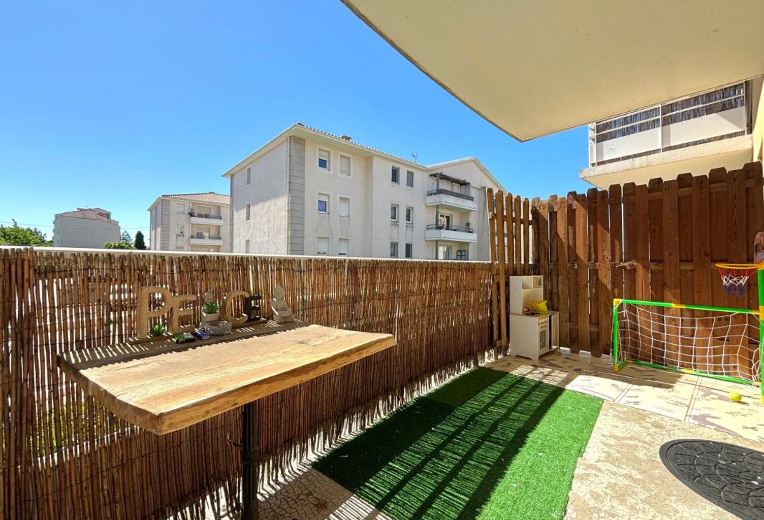 Appartement T2 bis - résidence sécurisée - Place privative - Clim - Quartier paisible de Miramas — photo 1