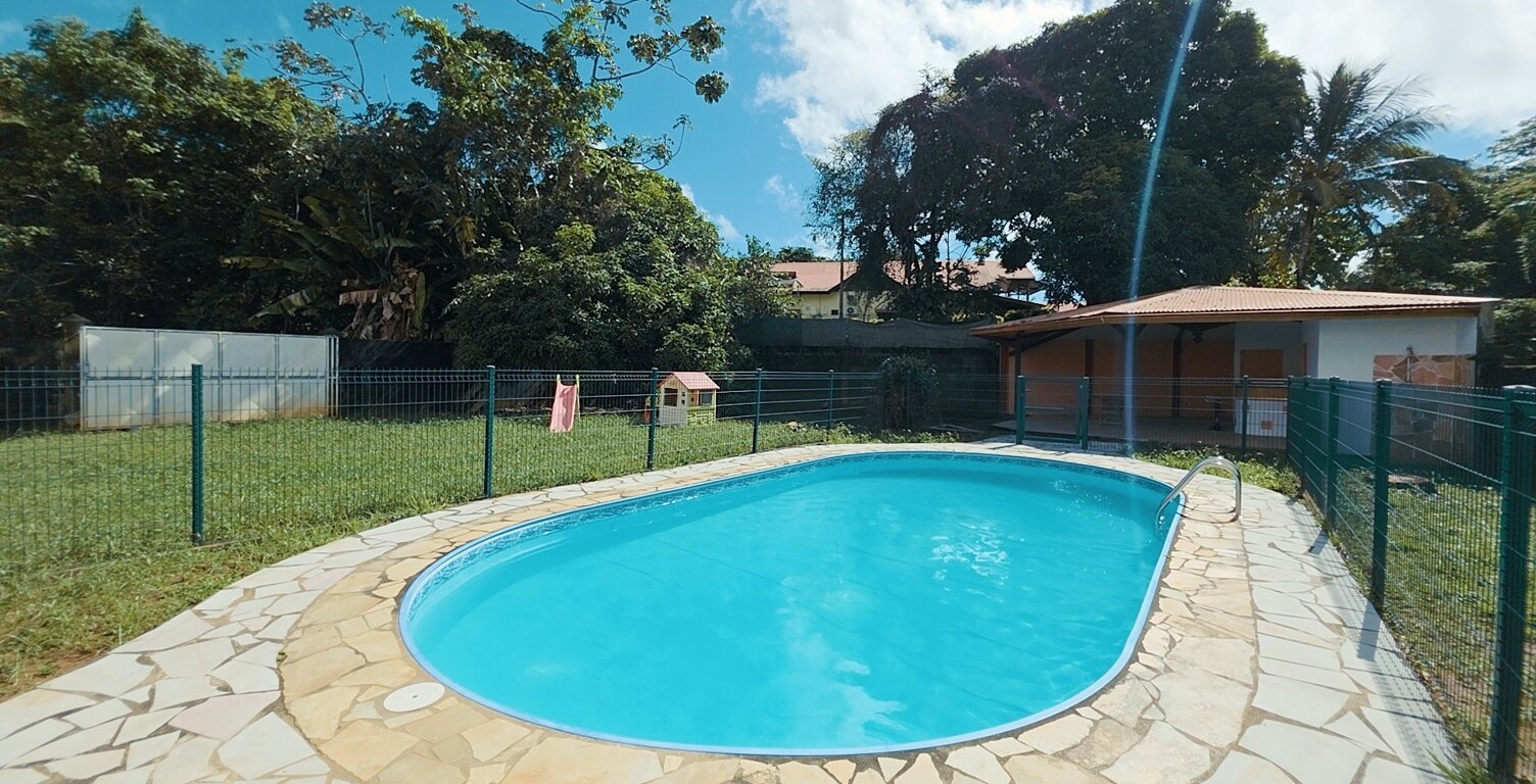 COUP DE CŒUR – Maison avec piscine et carbet à Macouria — photo 1