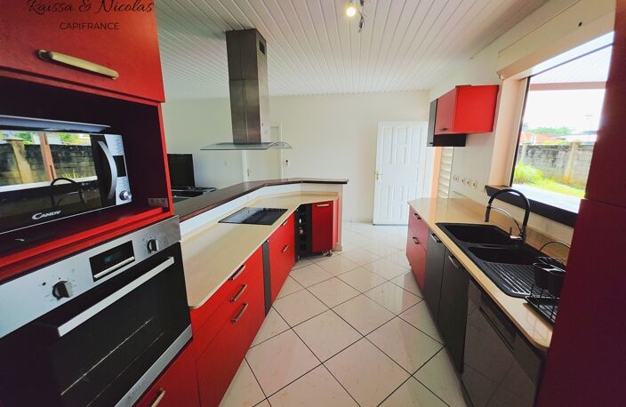 COUP DE CŒUR – Maison avec piscine et carbet à Macouria — photo 5