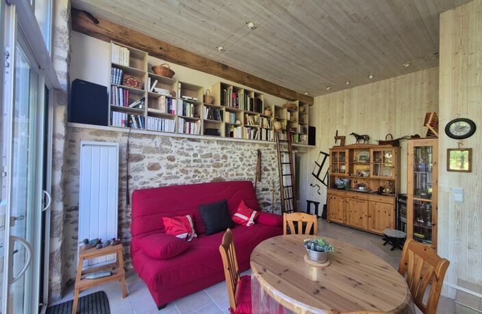 Maison à vendre 10 pièces proche de AIGURANDE (36) 2 maisons habitables 1 maison de gardien 1 grande grange Propriété de caractère 220 m² habitables À 4 km d’Aigurande ! — photo 2
