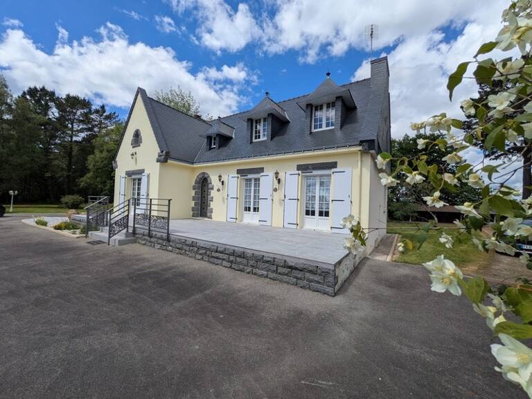 PRIZIAC PROPRIÉTÉ COMPOSÉE D'UNE MAISON DE TYPE NÉO BRETONNE DE 8 PIECES EN TRES BON ETAT GENERAL GRANDE DÉPENDANCES PARCELLE DE 1 HECTARE 47 ARES — photo 1
