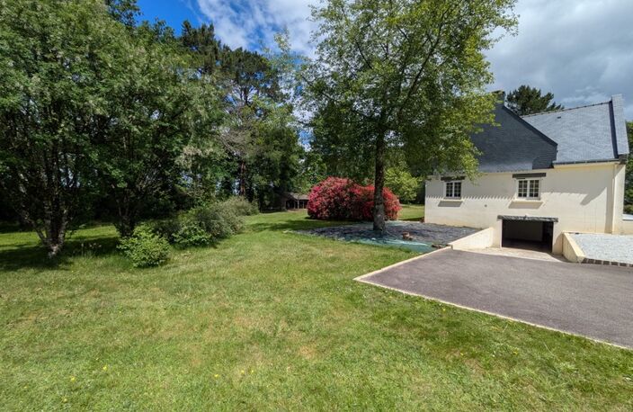 PRIZIAC PROPRIÉTÉ COMPOSÉE D'UNE MAISON DE TYPE NÉO BRETONNE DE 8 PIECES EN TRES BON ETAT GENERAL GRANDE DÉPENDANCES PARCELLE DE 1 HECTARE 47 ARES — photo 5