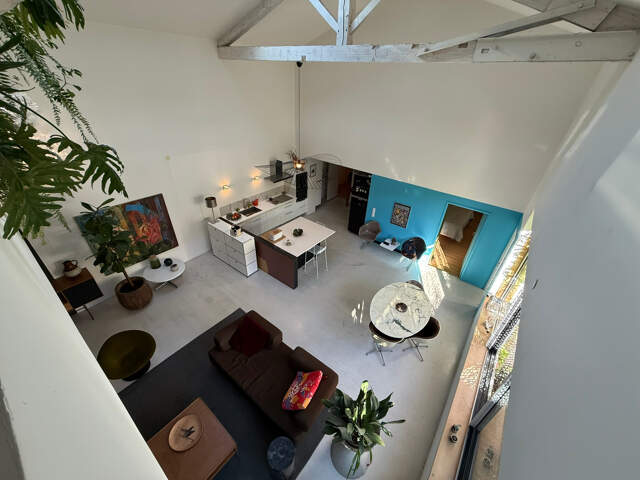 Loft T6 de 240m2 à usage habitation ou professionnel à Grigny-sur-Rhône — photo du bien