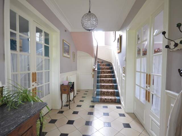 CHÂTEAU THIERRY (02) à vendre belle maison bourgeoise et son jardin joliment agencé — photo du bien