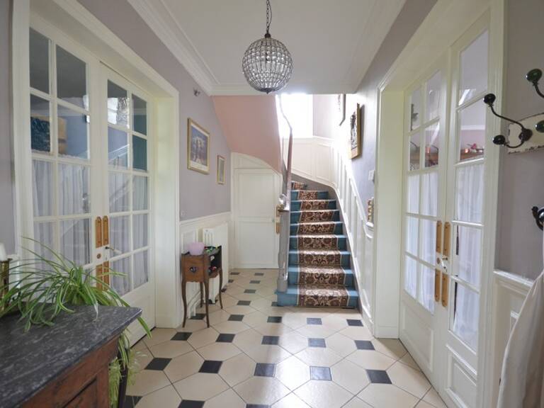 CHÂTEAU THIERRY (02) à vendre belle maison bourgeoise et son jardin joliment agencé — photo 1