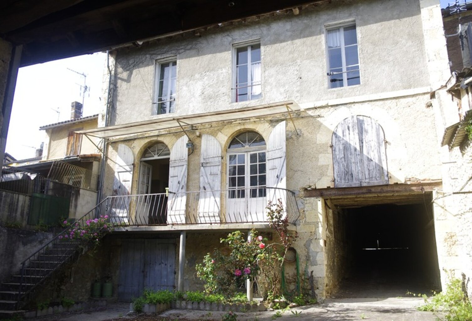 VIC FEZENSAC (32) à vendre Grande maison de ville de 230 m² avec grange, atelier et jardin — photo 1