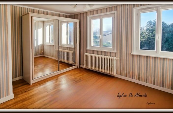 Maison à vendre 167m², 7 pièces FEILLENS (01) terrain 1350m², 5 chambres, garage, hors lotissement — photo 5