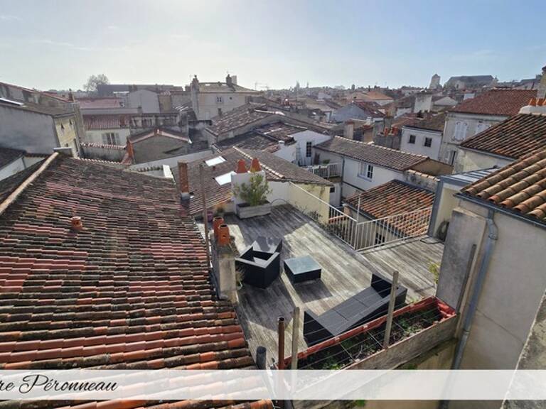 La Rochelle – Hyper centre | Appartement T2 au calme – 44 m² – Vue sur les toits — photo 1