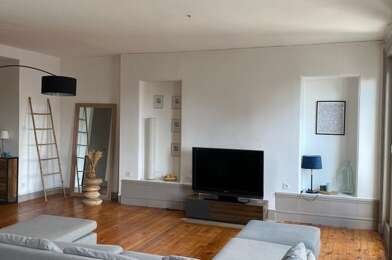 Appartement 3 pièces 890 €