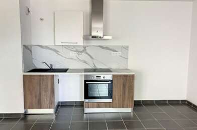 Appartement 3 pièces 893 €