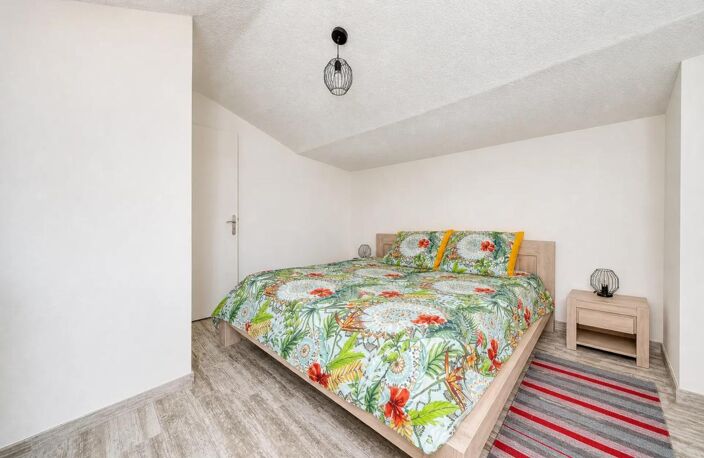 Maison rénovée 5 pièces à Saint-Laurent-de-la-Prée — photo 5