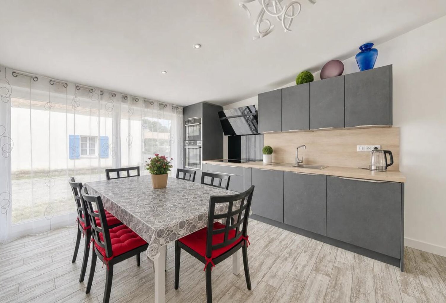 Maison rénovée 5 pièces à Saint-Laurent-de-la-Prée — photo 1