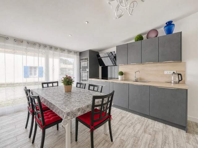 Maison rénovée 5 pièces à Saint-Laurent-de-la-Prée — photo du bien