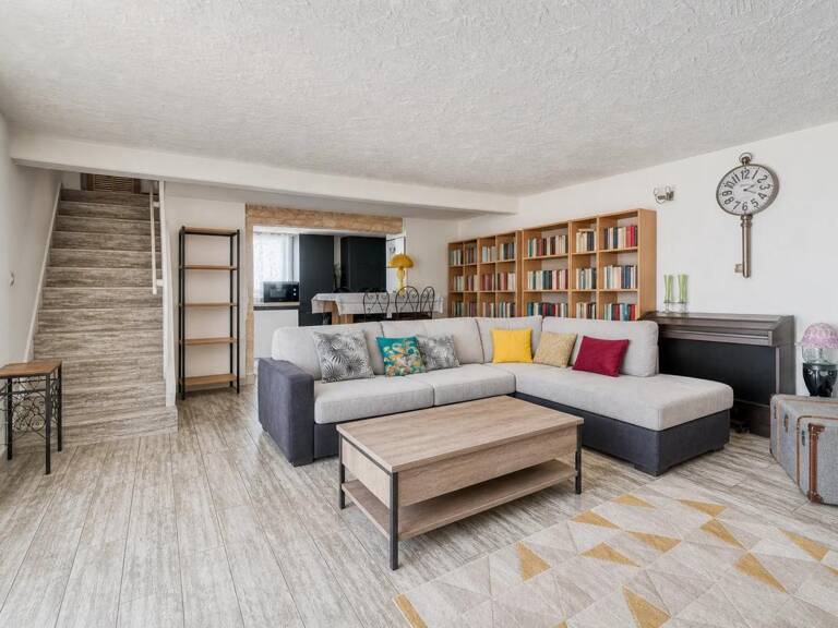 Maison rénovée 5 pièces à Saint-Laurent-de-la-Prée — photo 1
