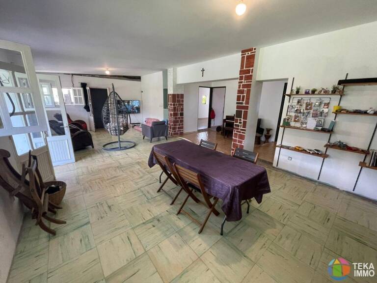 FABIEN TEKA IMMO vous propose une maison à la vente  dans  les bas du Brulé, un peu plus haut que l'air de Pique Nique de Bellepierre  à St Denis de la Réunion — photo 1
