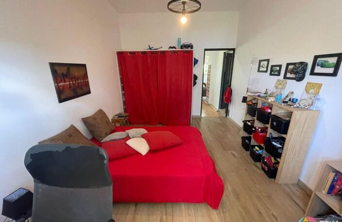 FABIEN TEKA IMMO vous propose une maison à la vente  dans  les bas du Brulé, un peu plus haut que l'air de Pique Nique de Bellepierre  à St Denis de la Réunion — photo 2