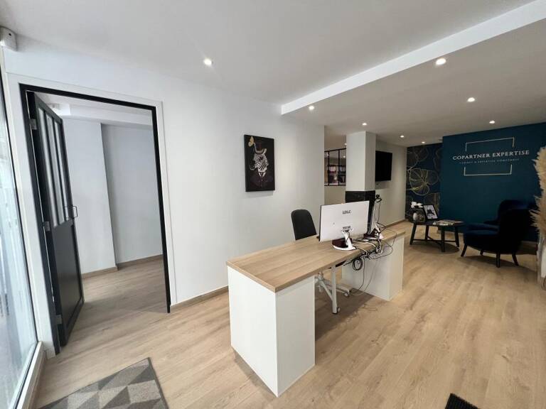 Bien commercial à vendre — photo 1