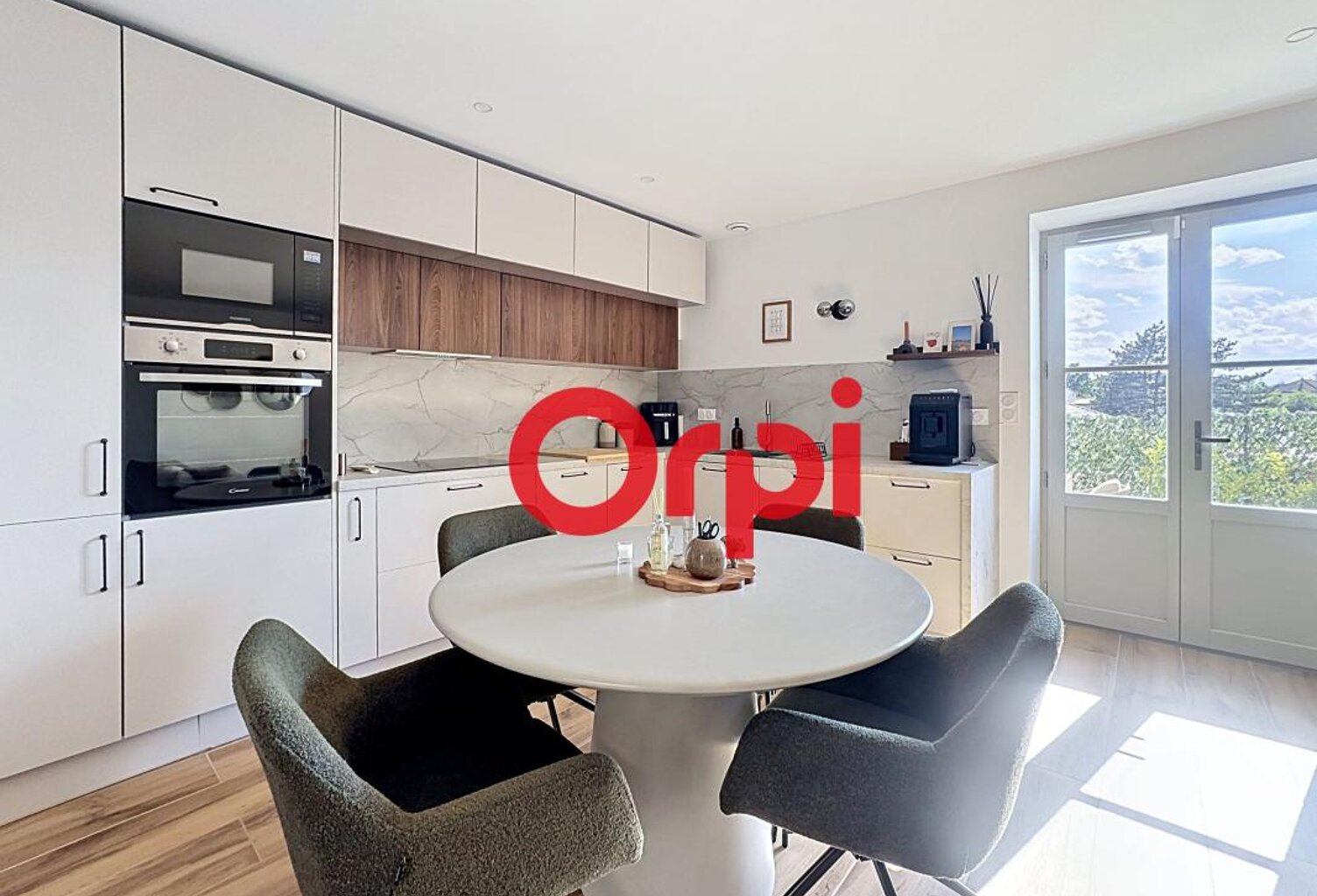 Triplex en parfait état — photo 1