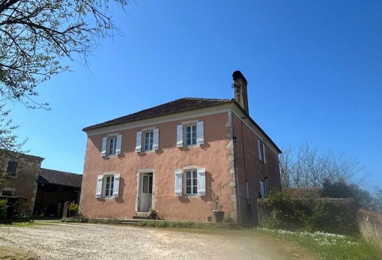 Maison de maître et ses dépendances avec près de 2200 m² — photo 1