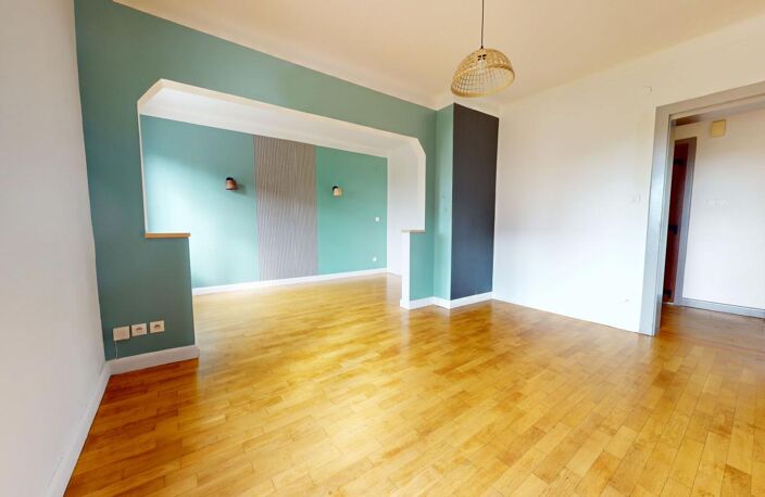 Spacieux F4 de 103m² avec 3 chambres – Charme de l'ancien, luminosité et proximité des commodités — photo 3