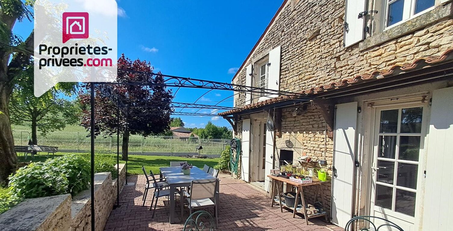 propriété de charme  de 195m2 à Saint Pierre Le Vieux — photo 1