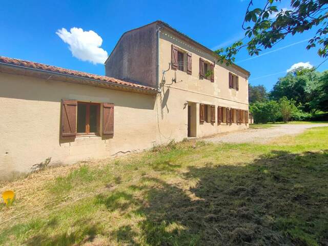 PROPRIETE : MAISON EN PIERRE 150 m²  + ECHOPPE 120 m² + HANGAR 230 m² - TERRAIN 1 HECTARE — photo du bien