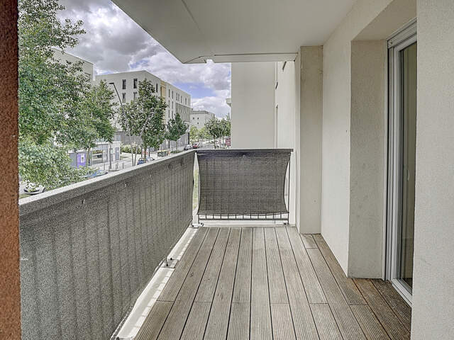 Sathonay-Camp - T3 de 61m2 avec balcon — photo du bien