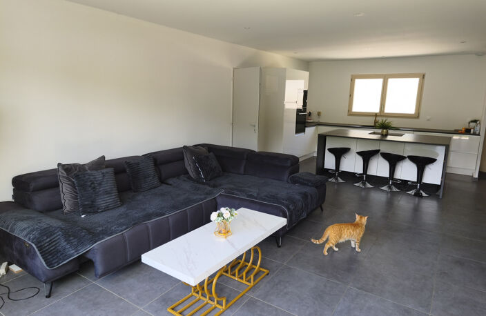 Villa T4 Massieu DPE A année 2023 — photo 2