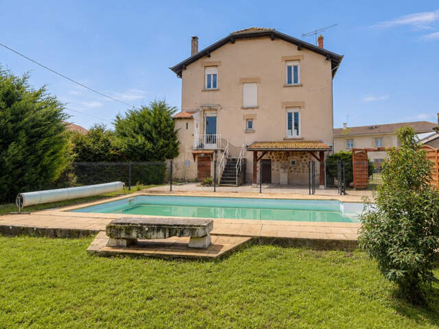 01240 SAINT-PAUL-DE-VARAX : Maison familiale avec piscine — photo du bien