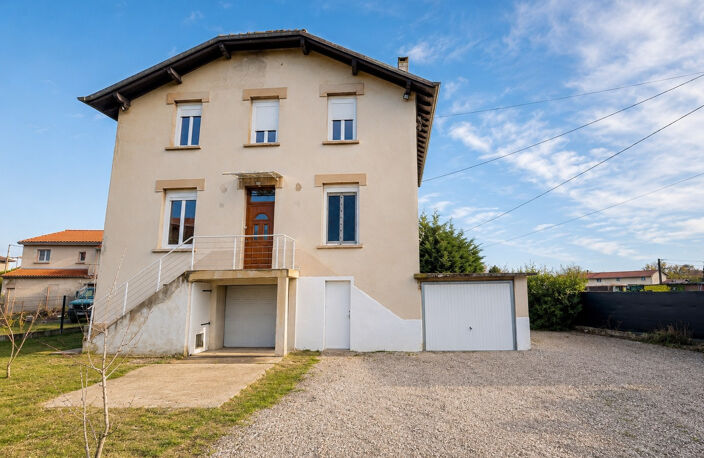 01240 SAINT-PAUL-DE-VARAX : Maison familiale avec piscine — photo 2