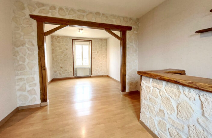 01240 SAINT-PAUL-DE-VARAX : Maison familiale avec piscine — photo 4