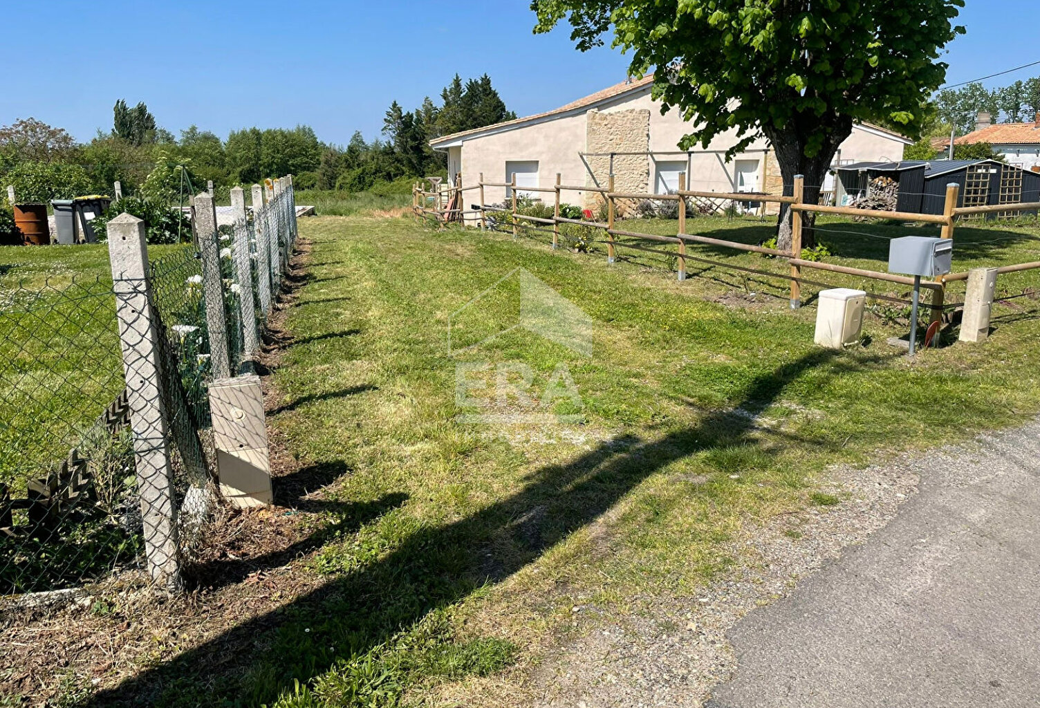 Terrain Saint Ciers Sur Gironde 738 m2 — photo 1