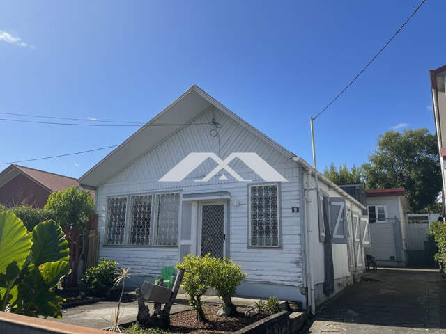 MAISON ANCIENNE DE PLAIN-PIED EN PLEIN CENTRE-VILLE DE LA RIVIÈ — photo du bien