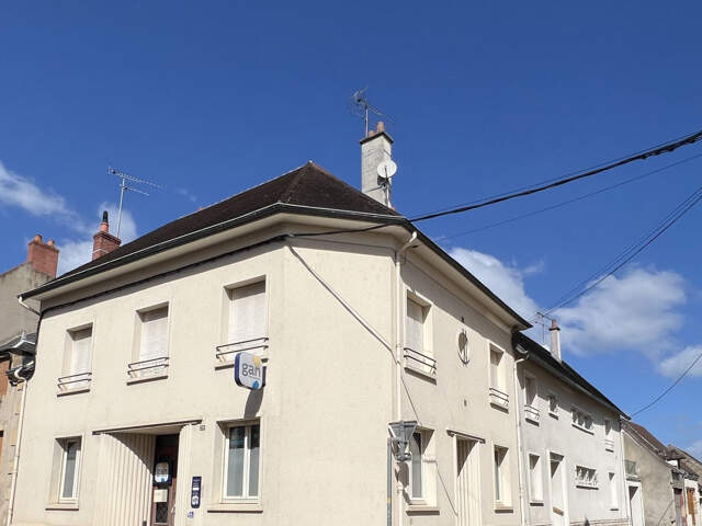 Ensemble Immobilier de deux maisons de ville avec commerce ! — photo du bien