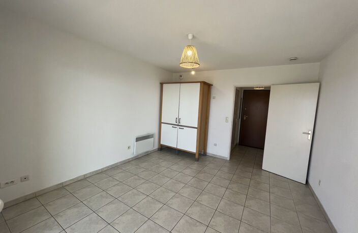 NICE OUEST - STUDIO - GARAGE - VUE MER - PISCINE — photo 3