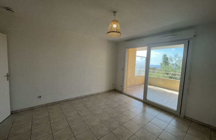 NICE OUEST - STUDIO - GARAGE - VUE MER - PISCINE — photo 5