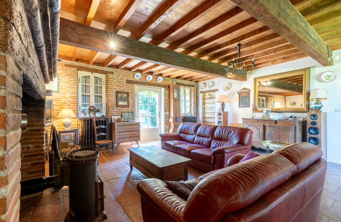 MAISON DE CARACTERE 190 M2 HAB AVEC DEPENDANCES — photo 4