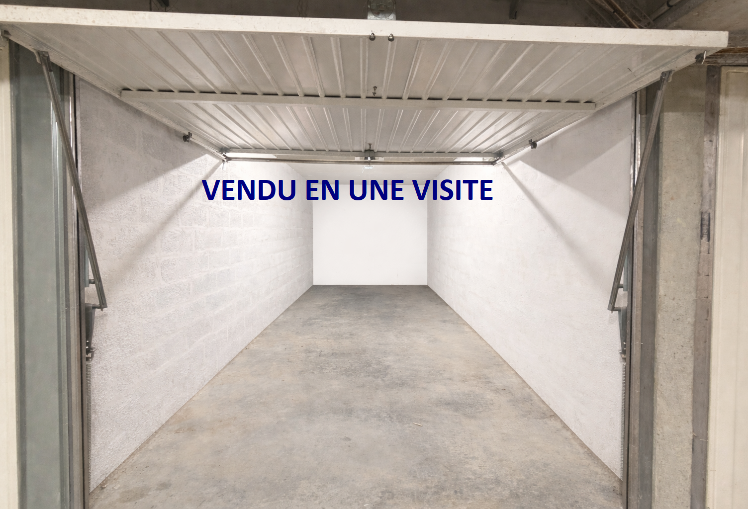 VENDU EN UNE VISITE - Garage 19 m2 en sous-sol   Centre-ville Saint-Cyr-sur-Mer   Électricité   Résidence sécu — photo 1