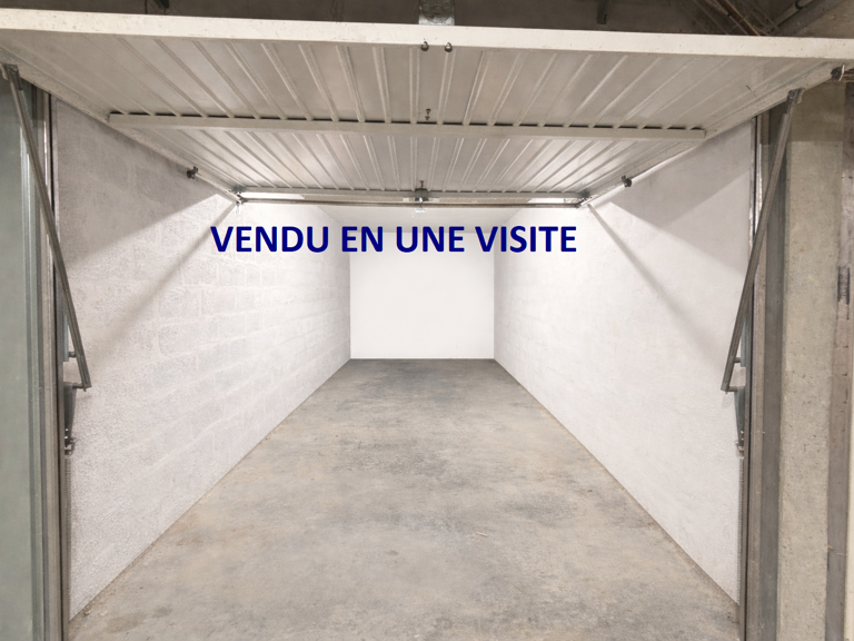 VENDU EN UNE VISITE - Garage 19 m2 en sous-sol   Centre-ville Saint-Cyr-sur-Mer   Électricité   Résidence sécu — photo 1