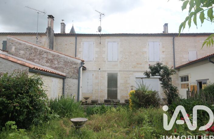 Vente Maison/villa 8 pièces — photo 2