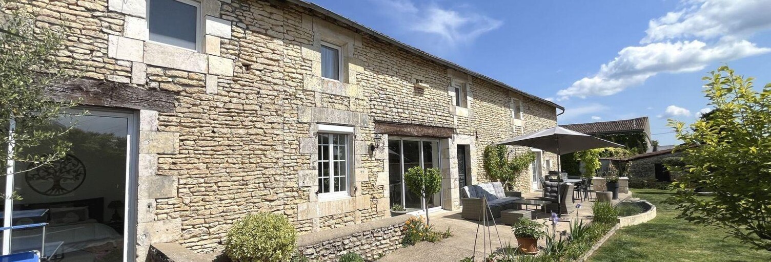 Maison 8 Pièces 307 m² à vendre à Vouillé (86190)