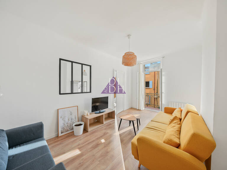 Appartement T4 lumineux en hyper centre de Hyères   Balcon & — photo 1